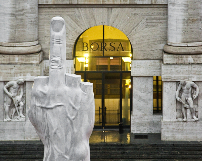 Proportional_710_proportional_710_5-maurizio_cattelan__l.o.v.e._2010__piazza_affari_milano_photo_zeno_zotti